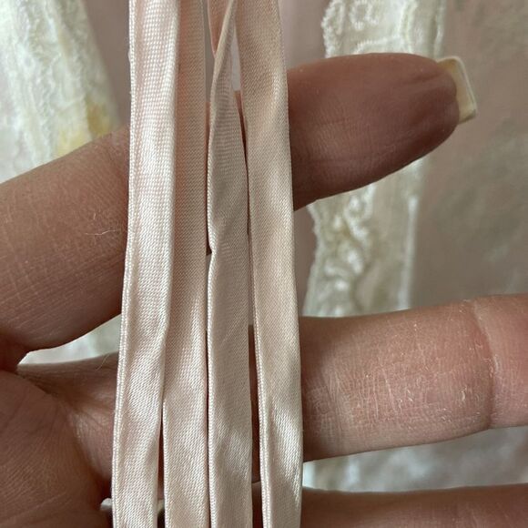 Lucie Ann Beverly Hills peignoir‎ - Picture 10 of 11